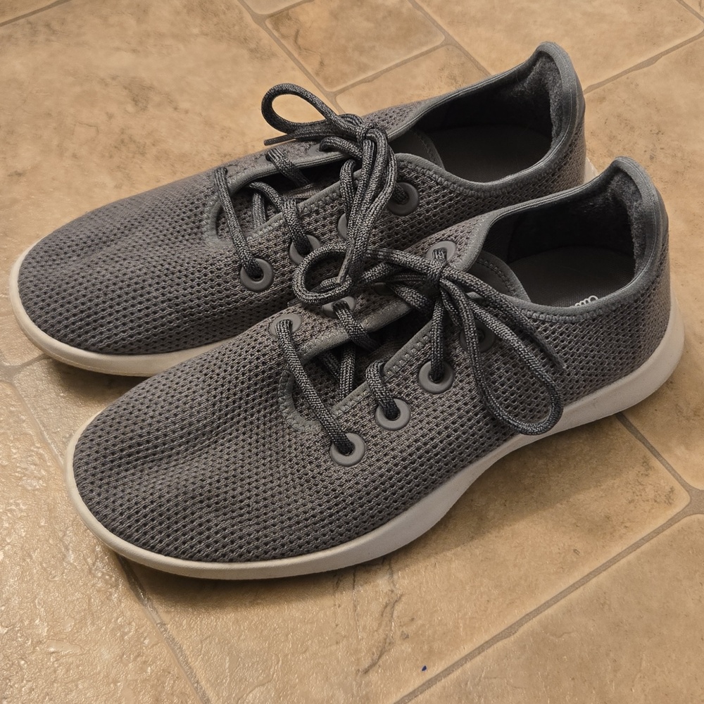 Allbirds - Picture 2 of 5